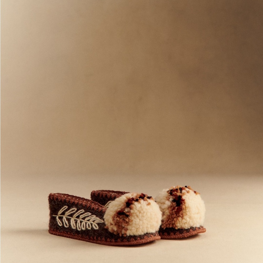 Sezane Slippers - Give A Pon Kafé - Size US 7,5-8